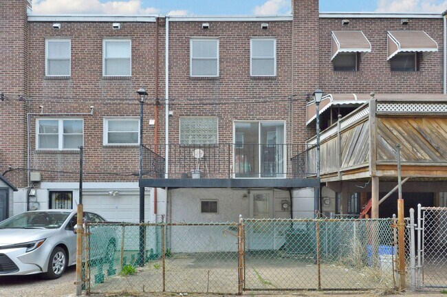 Building Photo - 2019 S Etting St