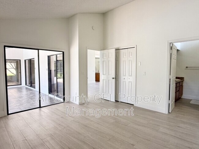 Building Photo - 553 Walnut Grove Pl