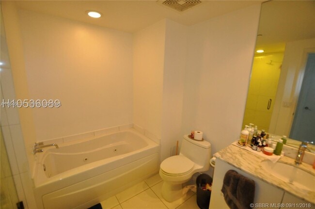 Building Photo - 500 Brickell Ave