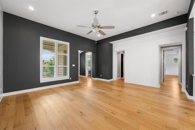 Building Photo - 13708 Golden Wave Loop