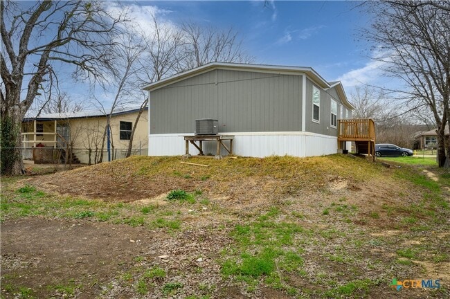 Building Photo - 910 Ashwood Dr
