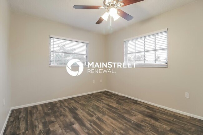 Building Photo - 3 Bedroom Pet-Friendly Home in ORLANDO, FL with Main Street Renewal