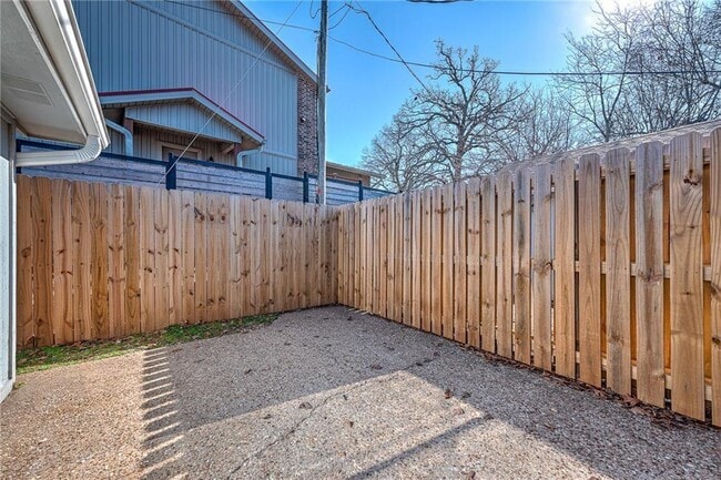 Building Photo - 14791 Dutchmans Dr