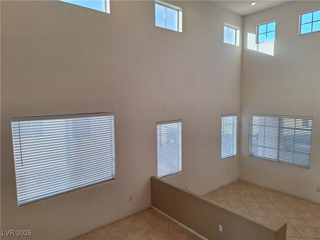 Building Photo - 1025 Jewel Springs Ln