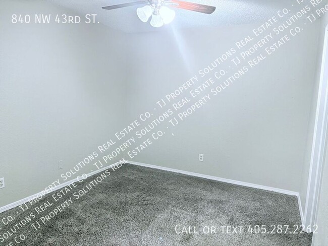Building Photo - Three bedroom home near Uptown!