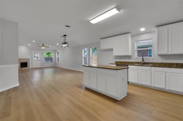 Building Photo - 712 Riverhead Dr