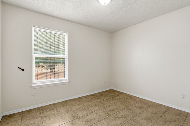 Building Photo - 12320 Robert Dahl Dr