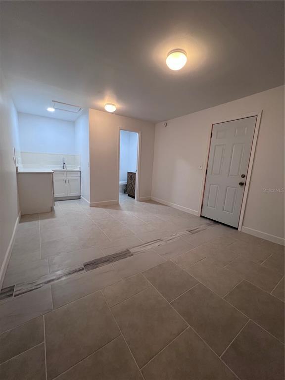 Building Photo - 118 W Sligh Ave