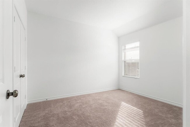 Building Photo - 4264 Hill House Ln