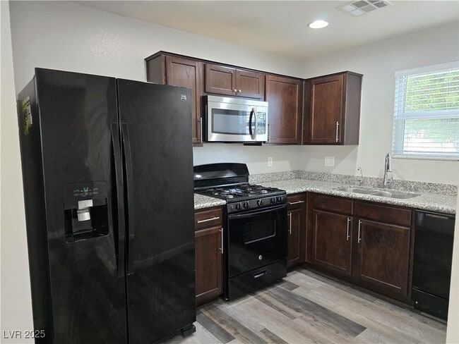 Building Photo - 1888 Molly Meadows St