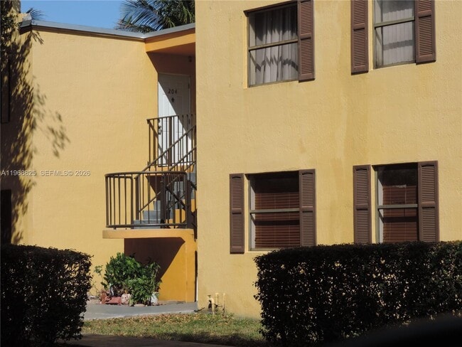 Building Photo - 566 NW 114th Ave