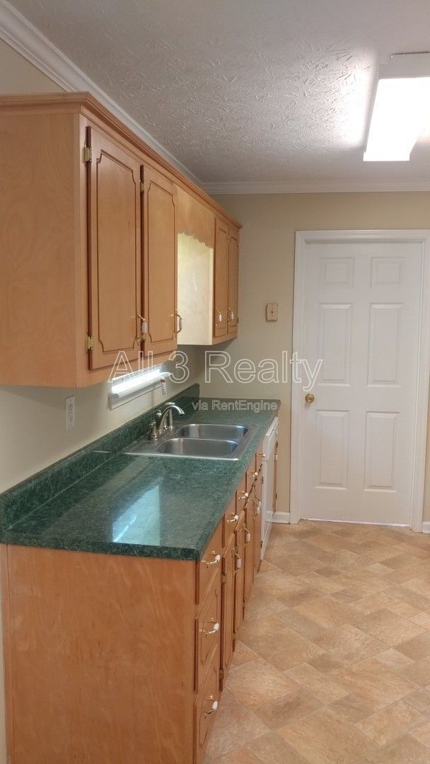 Building Photo - 110 Kyler Way