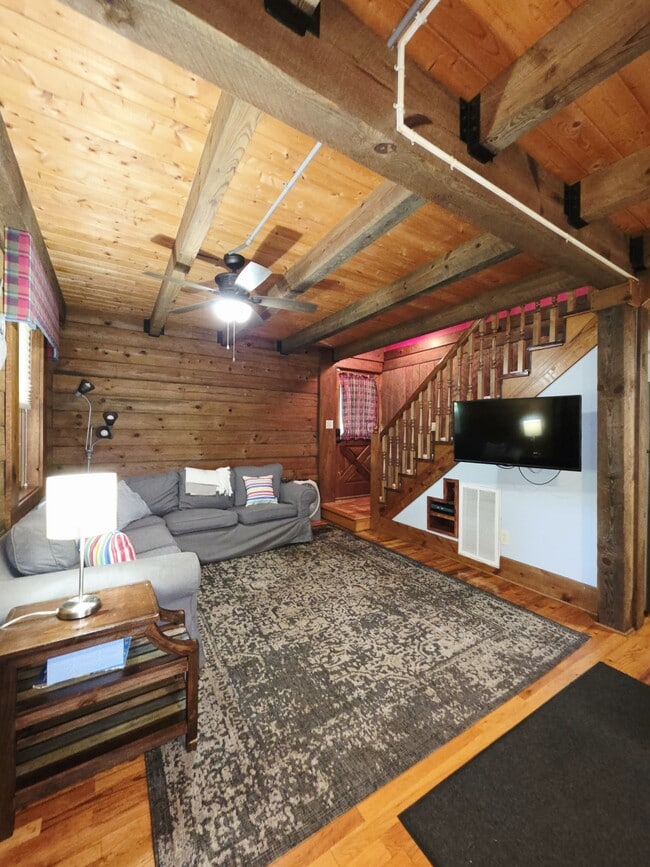 Building Photo - 375 E River Bend Dr