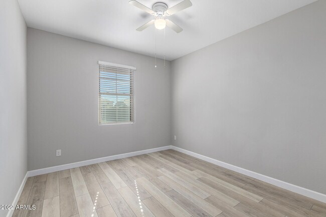 Building Photo - 30000 W Fairmount Ave