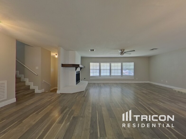 Building Photo - 10 Suncrest Dr