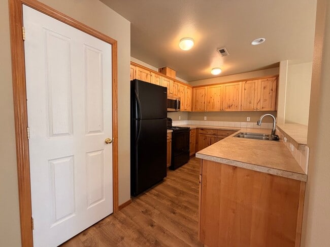 Building Photo - 2988 SW Indian Cir