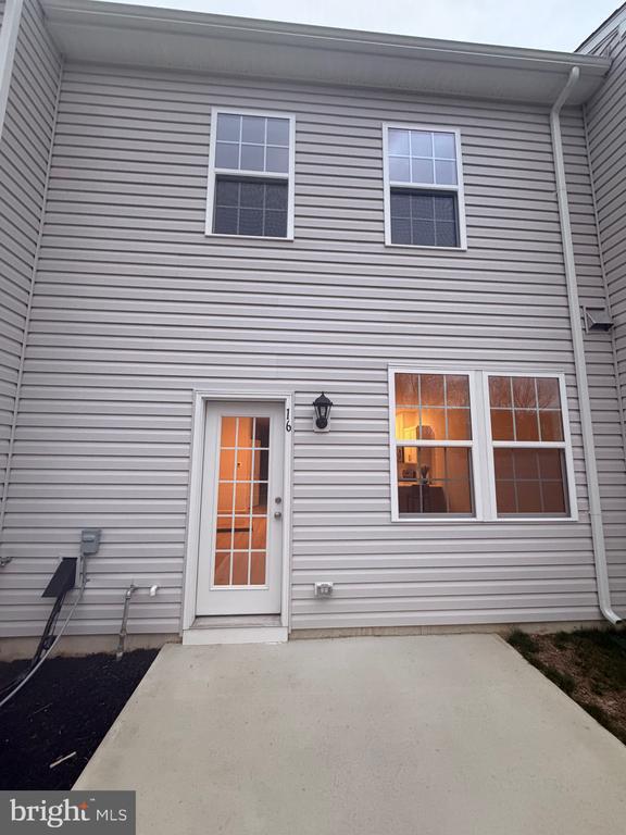 Building Photo - 16 Whaler Dr