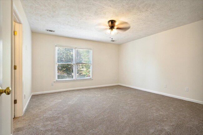 Building Photo - 739 Evans View Ln