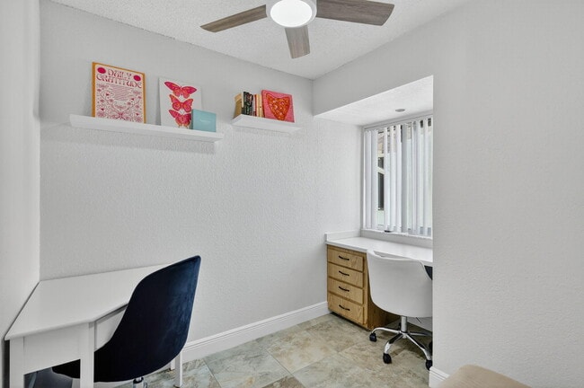 Building Photo - 950 S Kanner Hwy