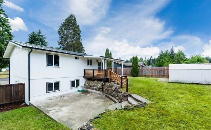 Building Photo - 2323 Oak Dr