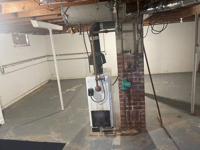 Building Photo - 207 NW Frank Ave