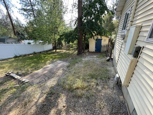 Building Photo - 9714 E 6th Ave