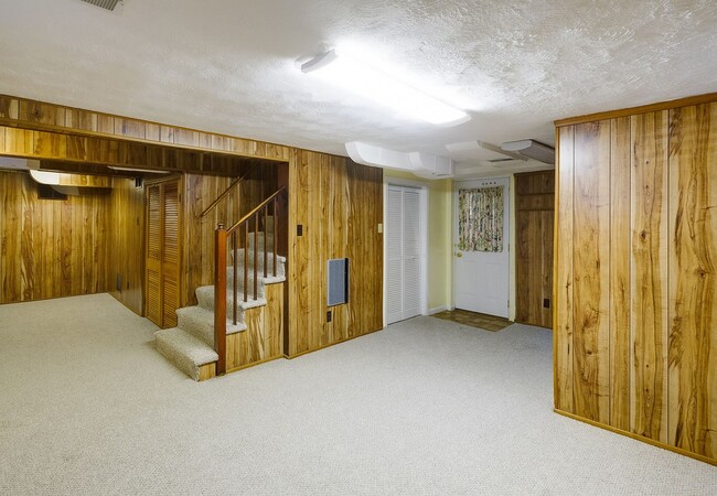 Building Photo - Charming 3BR/2BA Hyattsville Gem! Bonus Room & Sunroom — Move-In Ready!