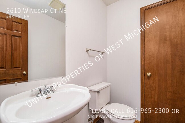 Building Photo - Available Now | 4 Bedroom 2.5 Bath Single ...