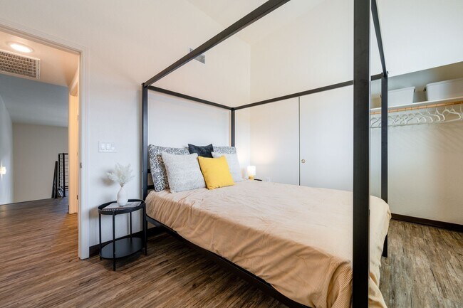 Building Photo - 1 Bedroom