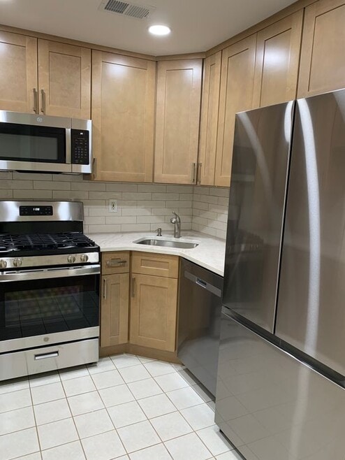 Building Photo - 44 Coral Tree Ct