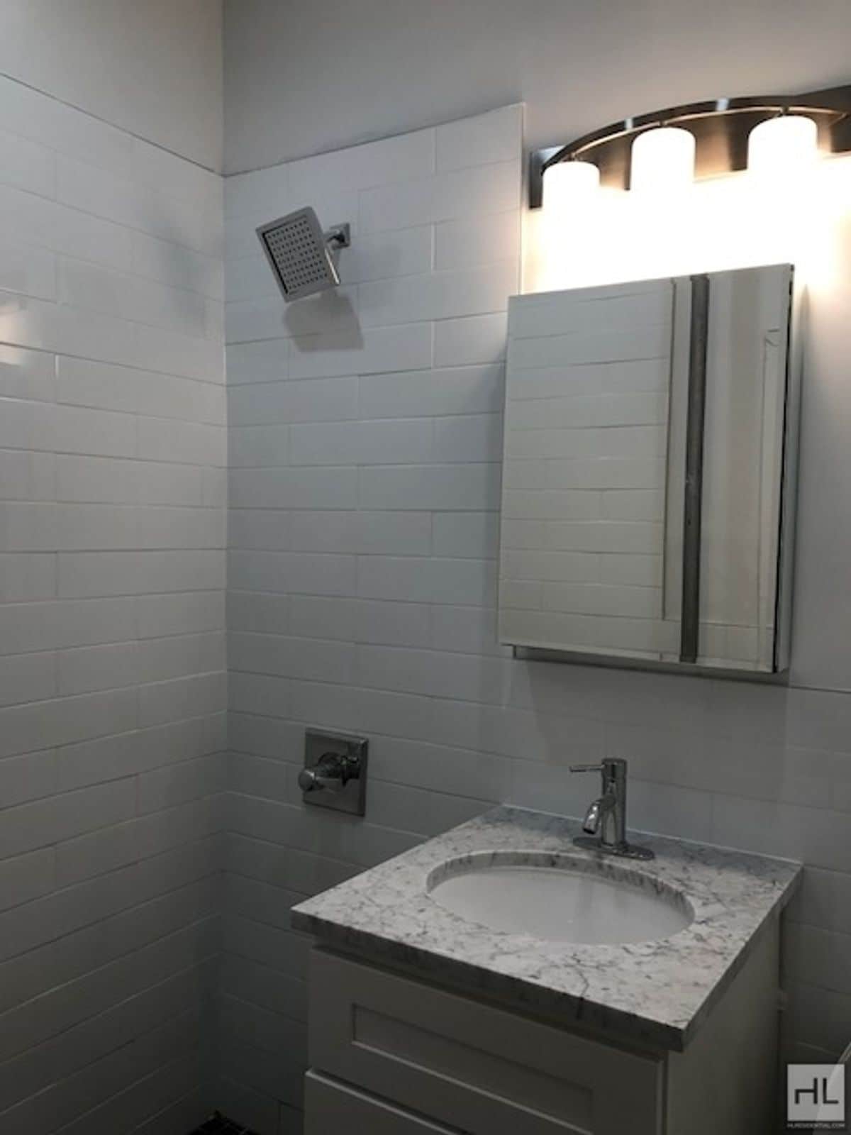 Building Photo - BEDFORD AVENUE / Spacious 1-Bed 1-Bath