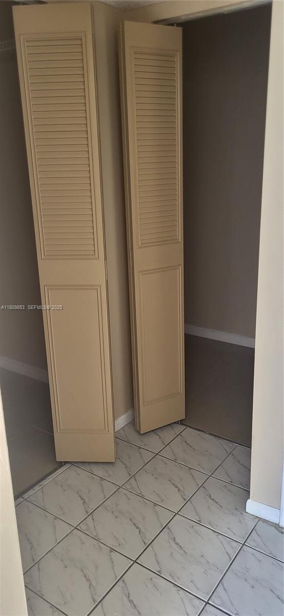 Building Photo - 1300 NE Miami Gardens Dr