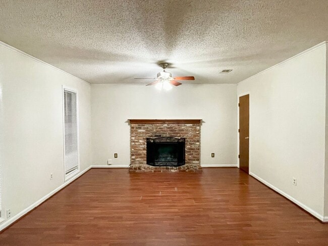 Building Photo - 407 Harleston Rd