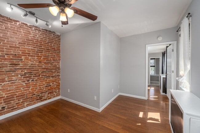 Building Photo - 505 Grundy St