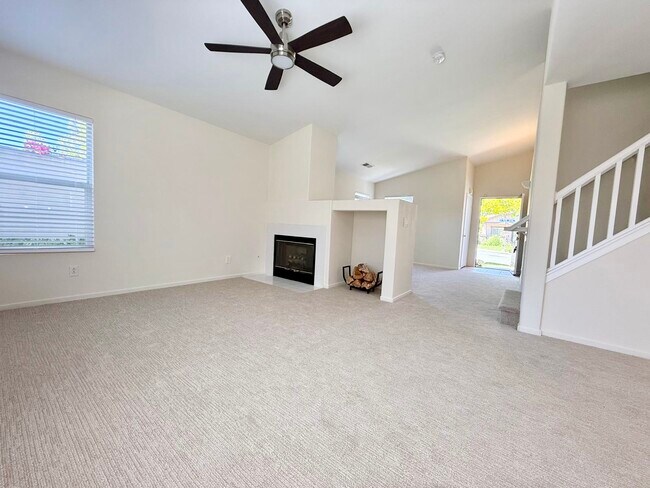 Building Photo - 1304 Thunder Springs Dr