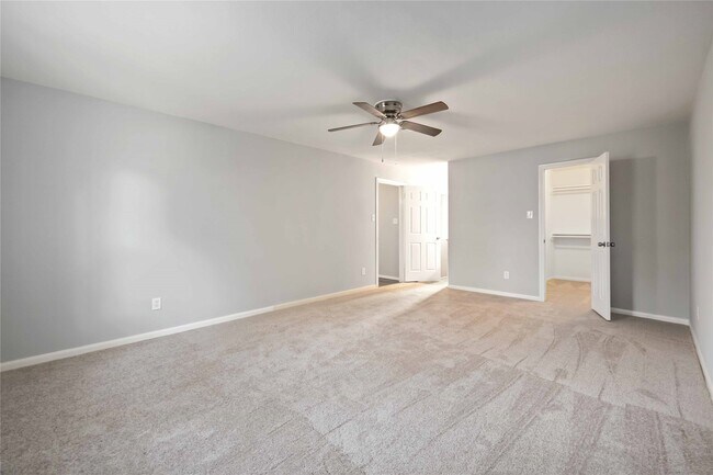 Building Photo - 3823 Fernglade Dr