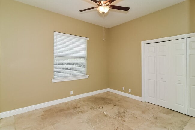 Building Photo - 13806 Callington Dr