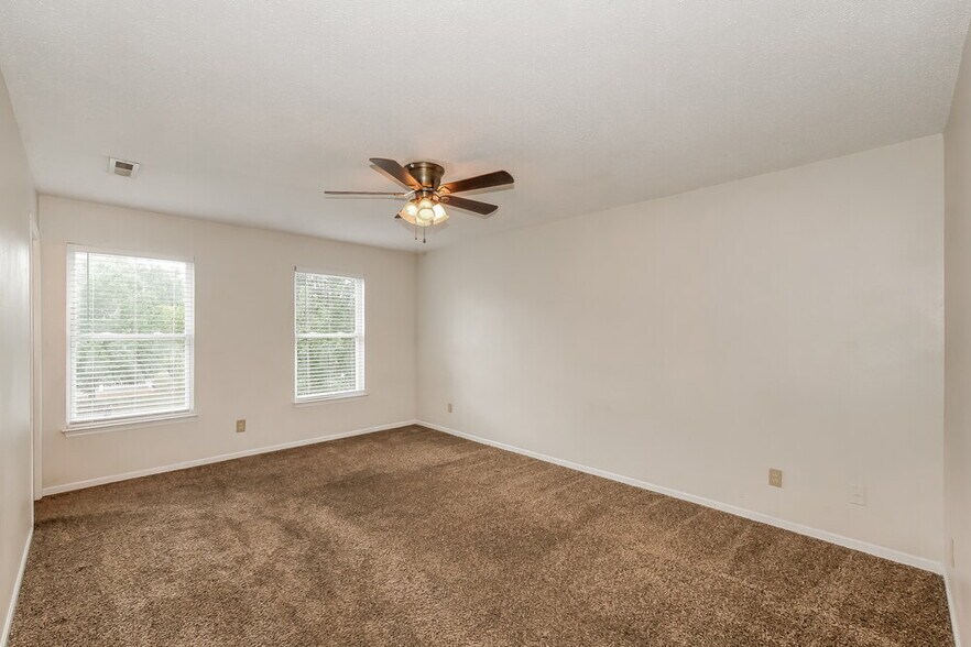 Building Photo - 10226 Homestead Dr