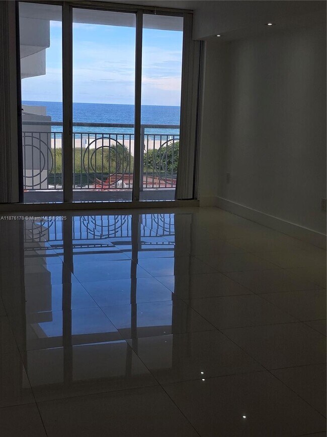 Building Photo - 5825 Collins Ave