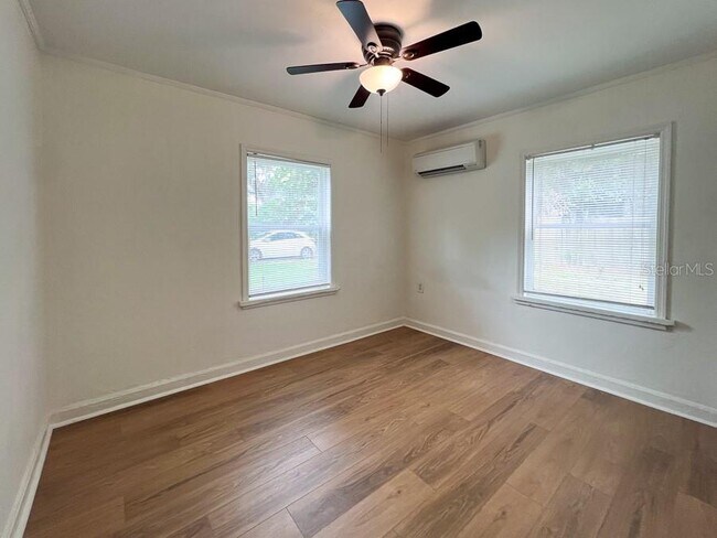 Building Photo - 1122 NW 4th Ave