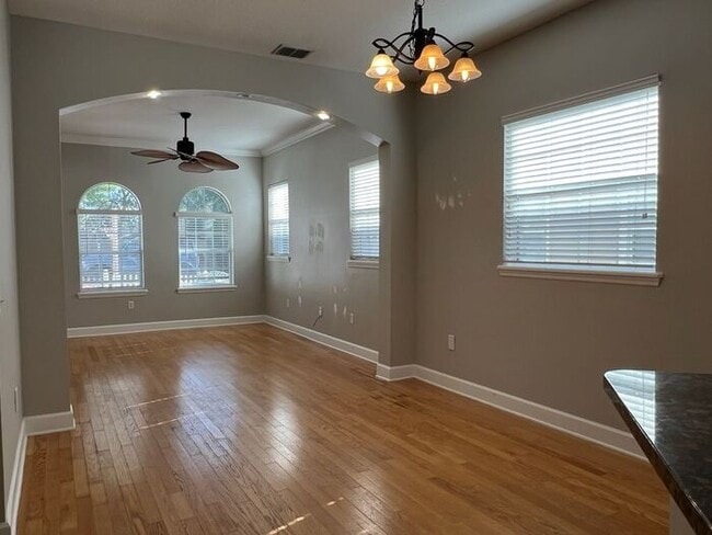 Building Photo - 3 Bedroom Townhouse in Boone School Area