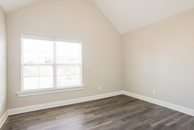 Building Photo - Gorgeous 4 Bedroom Home in Hephzibah with Fenced Backyard