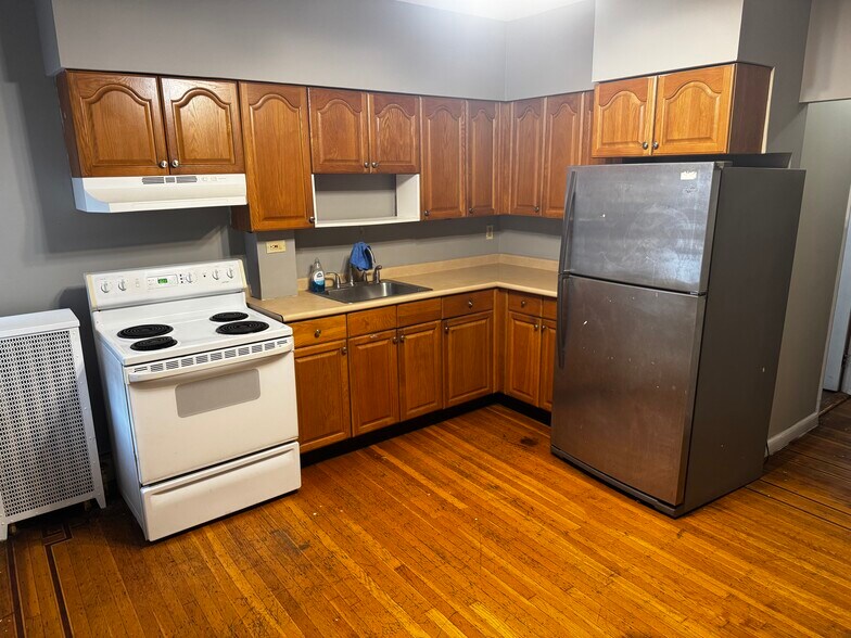 Building Photo - 6055 Frankford Ave