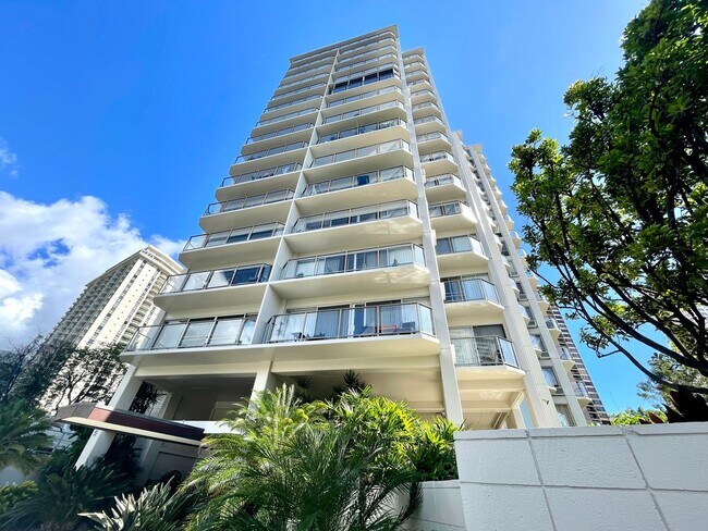 Building Photo - Stunning 2BR/1.5 BA Canal-View Condo – Mar...