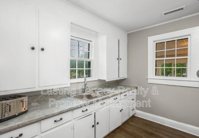 Building Photo - 26 Harrington Ave