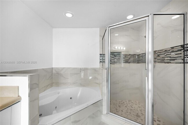 Building Photo - 7900 Harbor Island Dr