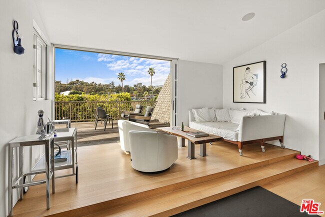 Building Photo - 165 Mabery Rd