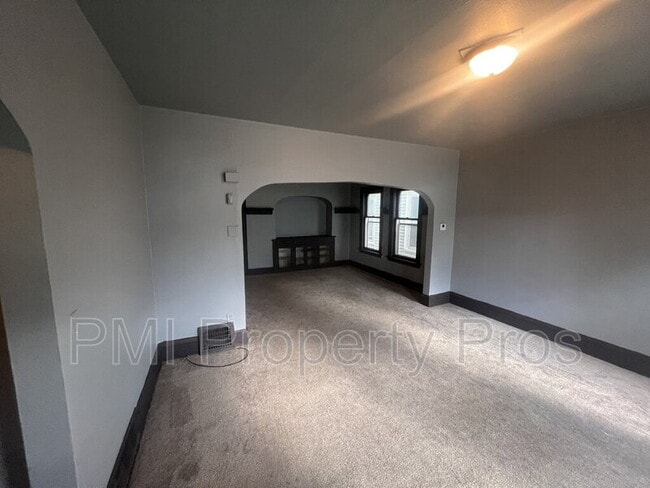 Building Photo - 2530 N 37th St