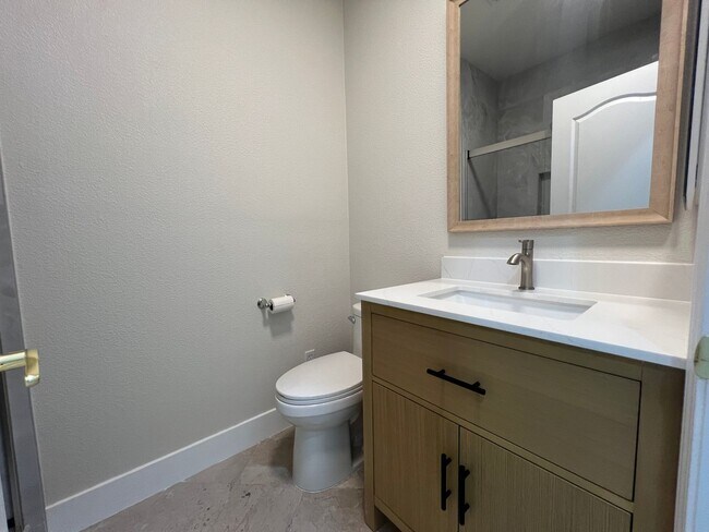 Building Photo - Gorgeous, Low Maintenace, Like new Home Cl...