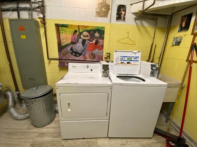 Building Photo - 1455 W Fullerton Ave